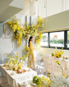 ghế ghost trong suốt