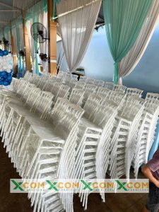 Kết cấu 4 thanh giằng chịu lực cực tốt của ghế napoleon nhựa màu trắng