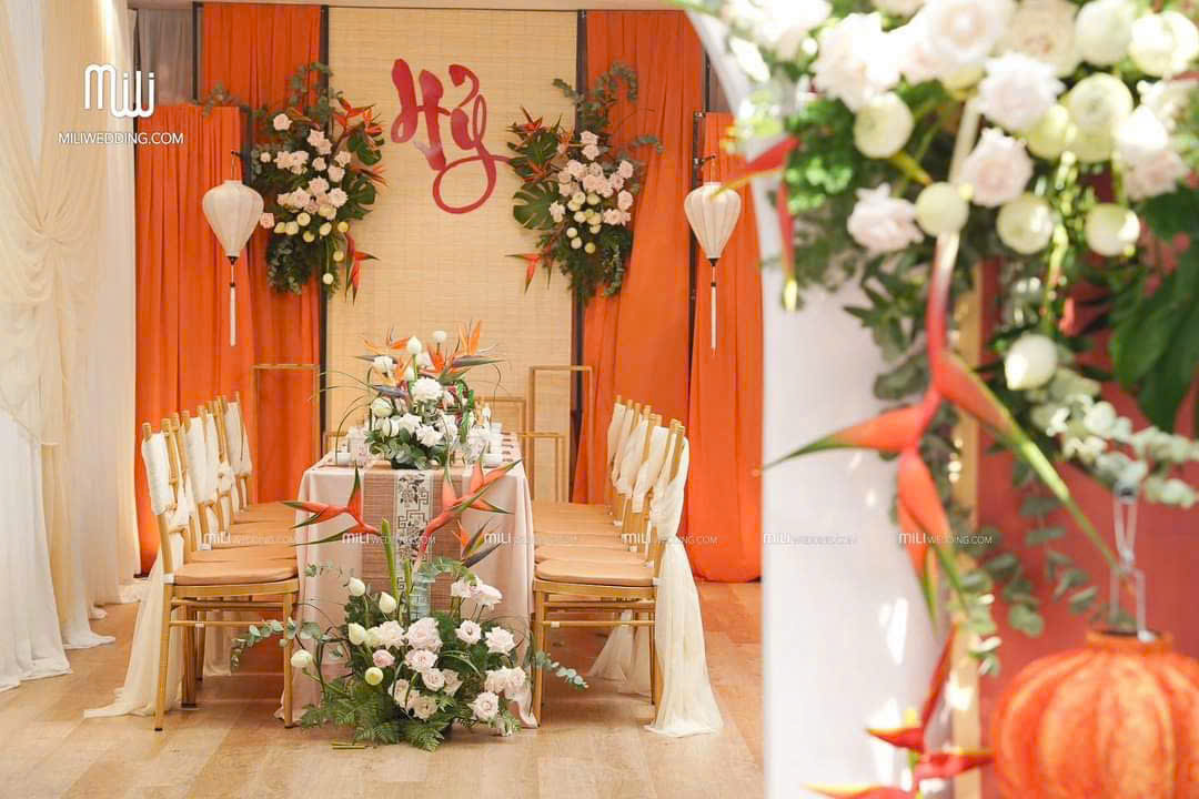 Không gian lễ cưới hỏi gia tiên trọn vẹn ý nghĩa cùng ghế tiffany