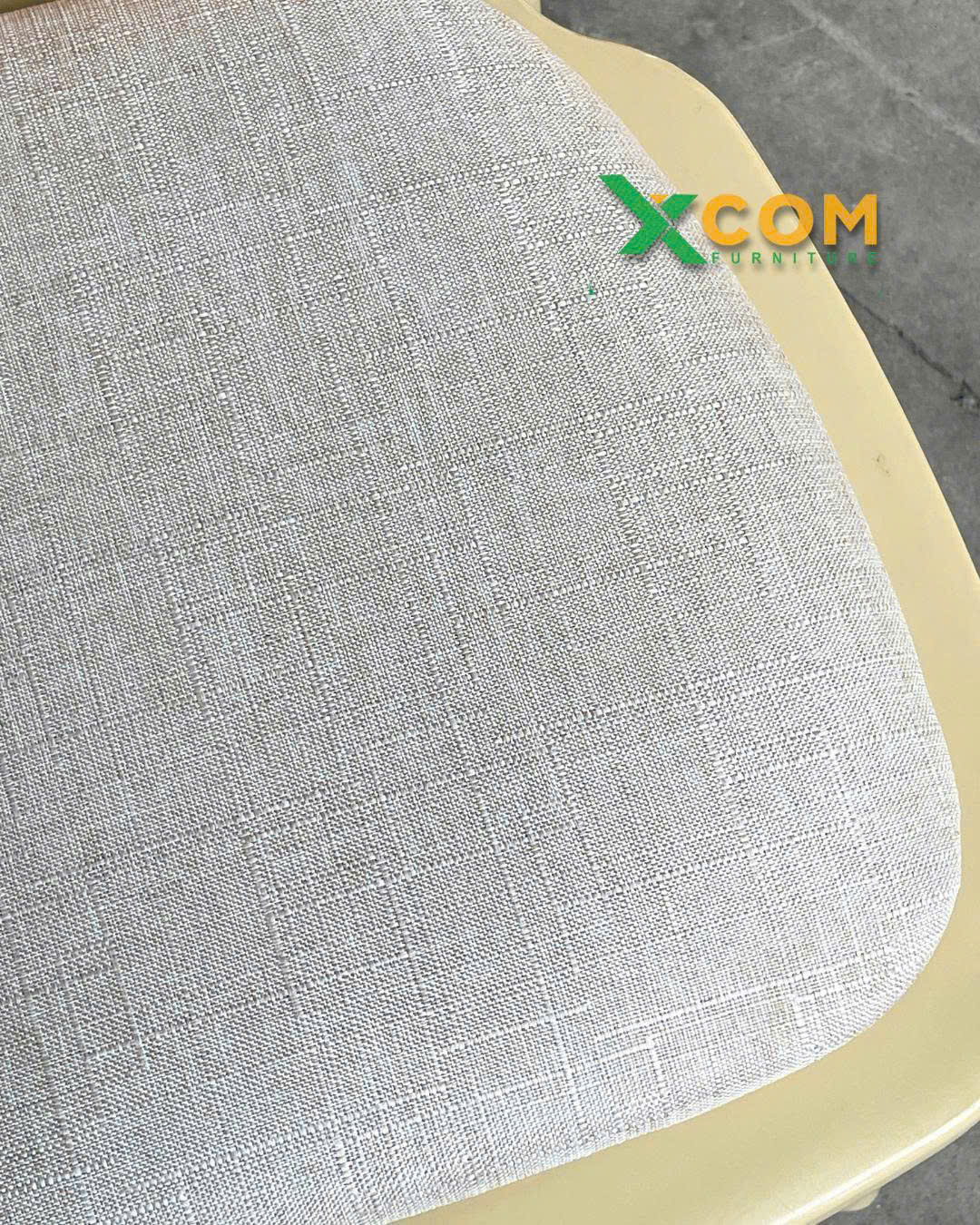 Ghế crossback nhựa phom to rộng rãi tích hợp nệm rời vải bố cao cấp