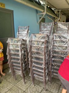Chồng ghế tiffany nhựa bóng màu nâu