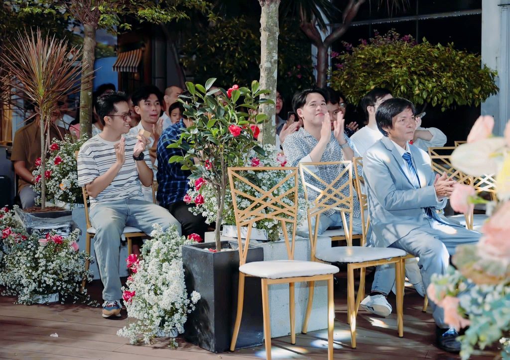 Ghế nhựa hay ghế sắt – nên chọn loại nào cho sự kiện?